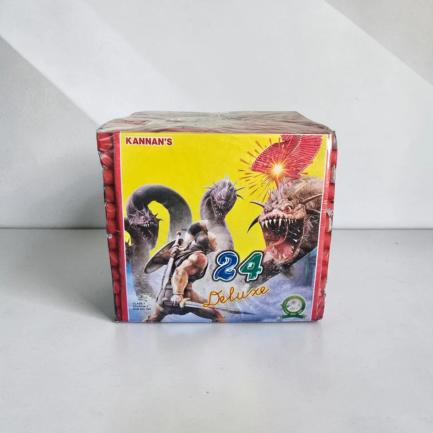 24 Deluxe Crackers